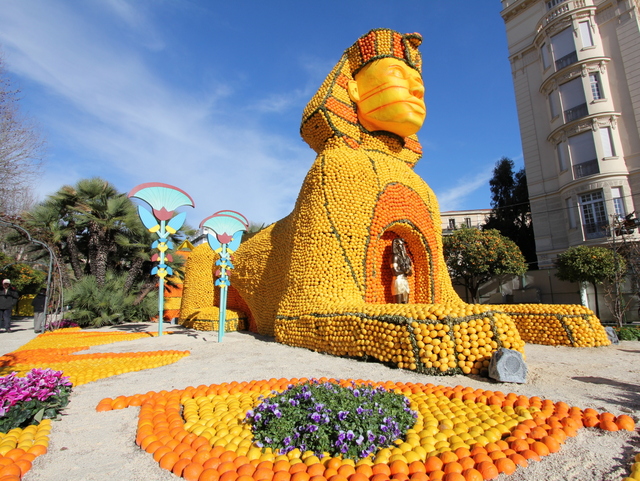 Source: French Moments (http://www.frenchmoments.eu/menton-lemon-festival-fete-du-citron-de-menton/